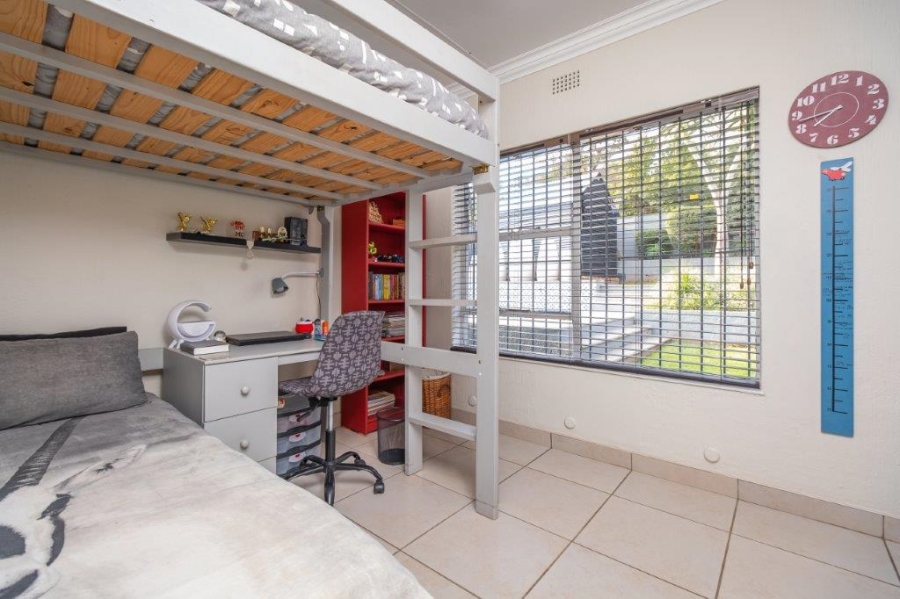 4 Bedroom Property for Sale in Roodekrans Gauteng