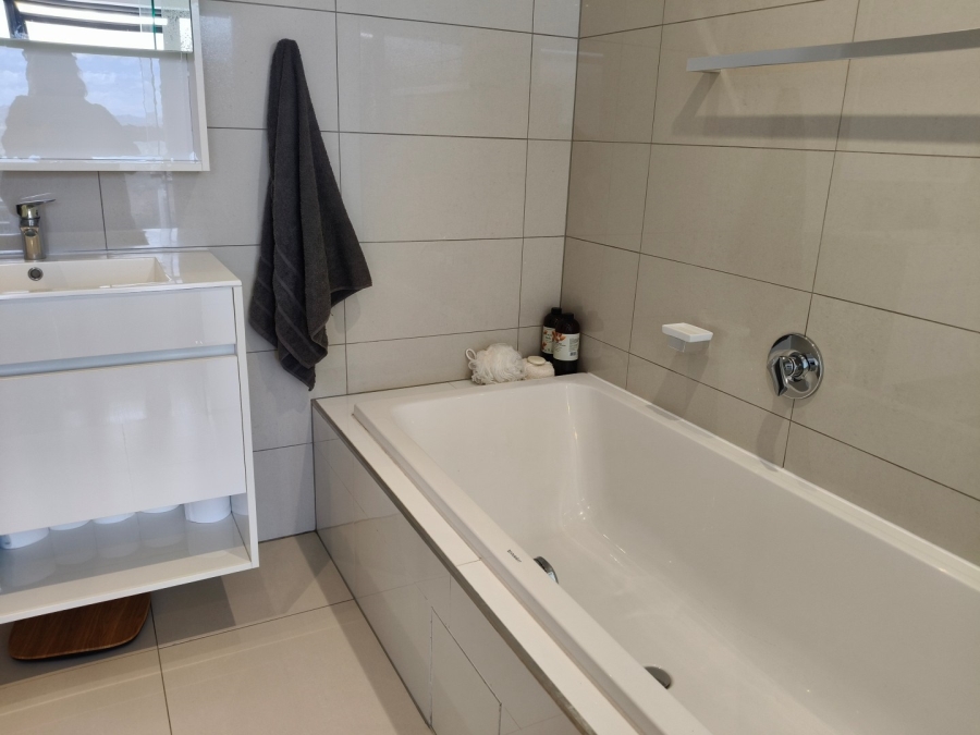 2 Bedroom Property for Sale in Rosebank Gauteng