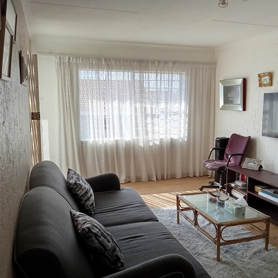 1 Bedroom Property for Sale in Constantia Kloof Gauteng