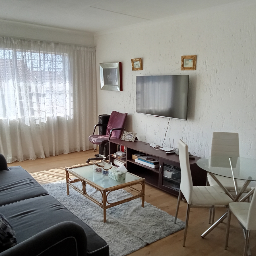 1 Bedroom Property for Sale in Constantia Kloof Gauteng