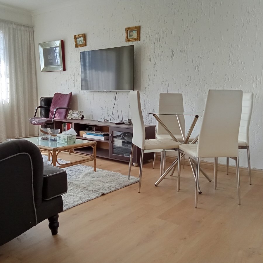 1 Bedroom Property for Sale in Constantia Kloof Gauteng