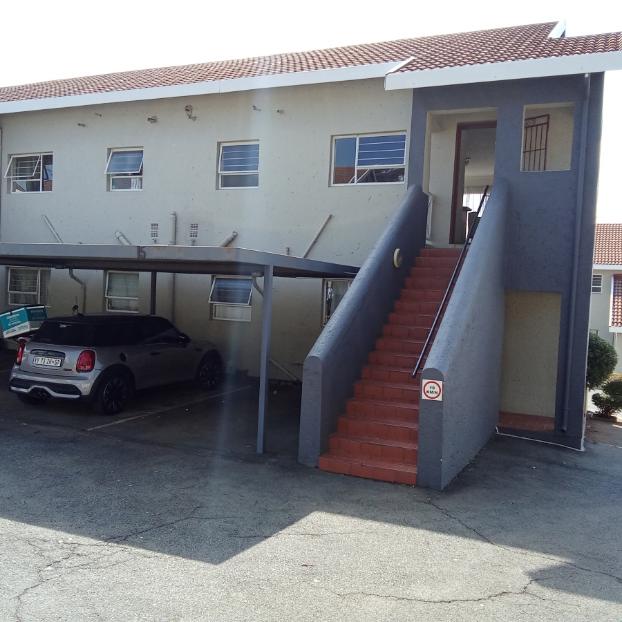 1 Bedroom Property for Sale in Constantia Kloof Gauteng
