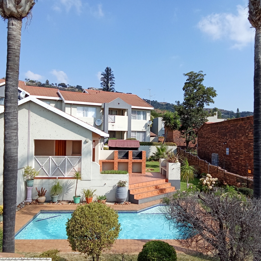 1 Bedroom Property for Sale in Constantia Kloof Gauteng