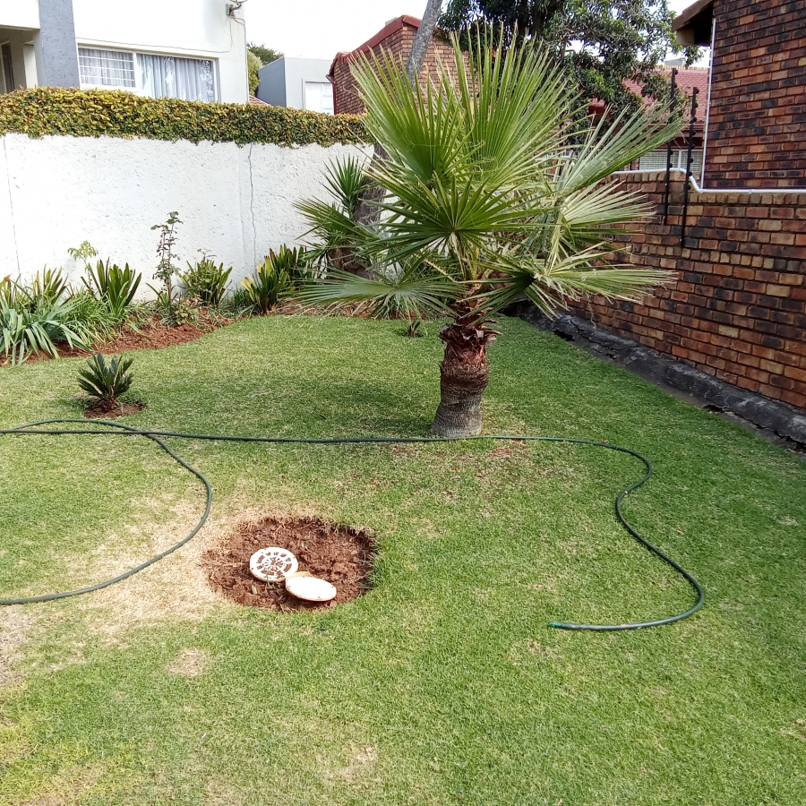 1 Bedroom Property for Sale in Constantia Kloof Gauteng