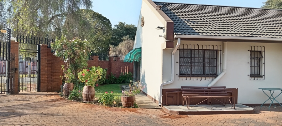 4 Bedroom Property for Sale in Selection Park Gauteng