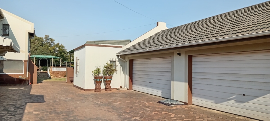 4 Bedroom Property for Sale in Selection Park Gauteng