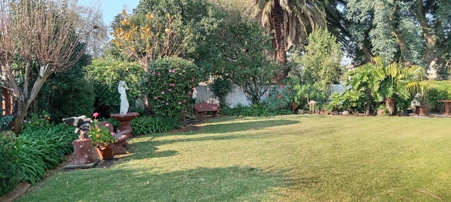 4 Bedroom Property for Sale in Selection Park Gauteng