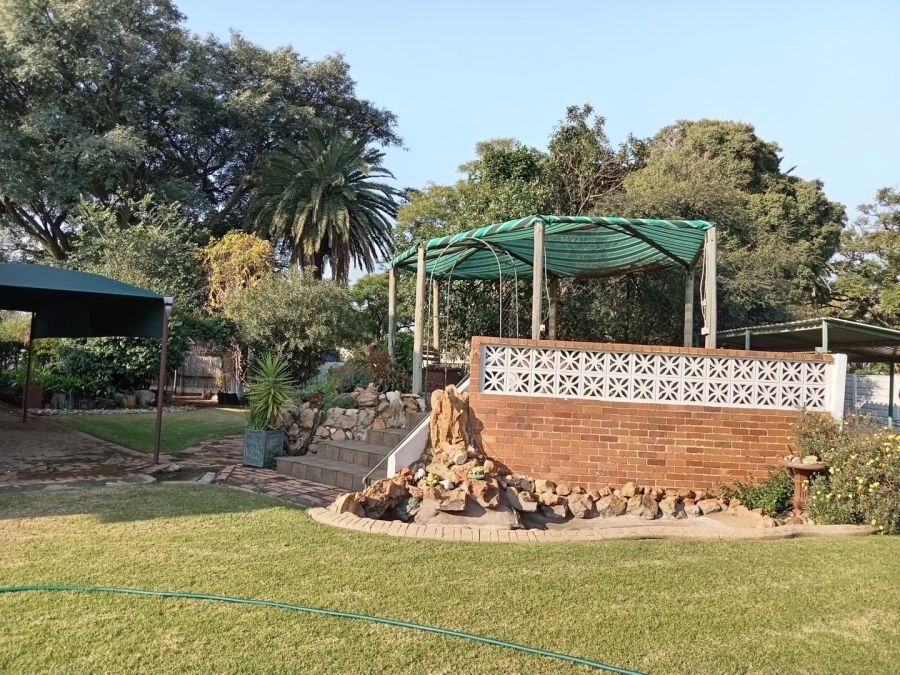 4 Bedroom Property for Sale in Selection Park Gauteng