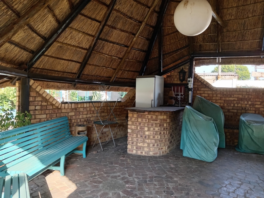 4 Bedroom Property for Sale in Selection Park Gauteng