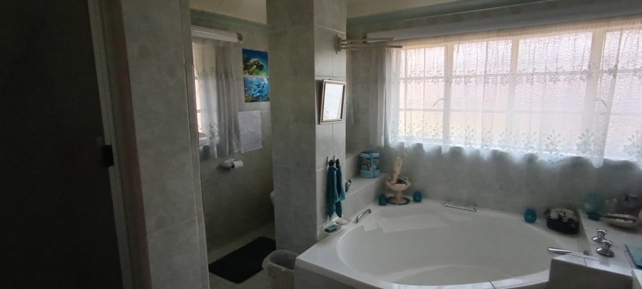4 Bedroom Property for Sale in Selection Park Gauteng