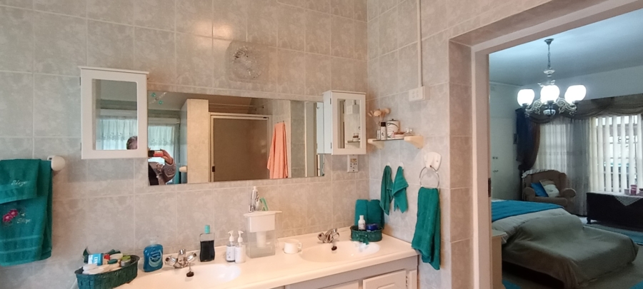 4 Bedroom Property for Sale in Selection Park Gauteng