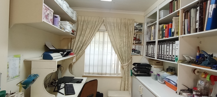4 Bedroom Property for Sale in Selection Park Gauteng