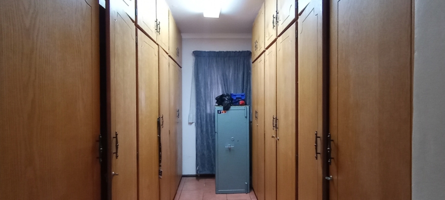 4 Bedroom Property for Sale in Selection Park Gauteng