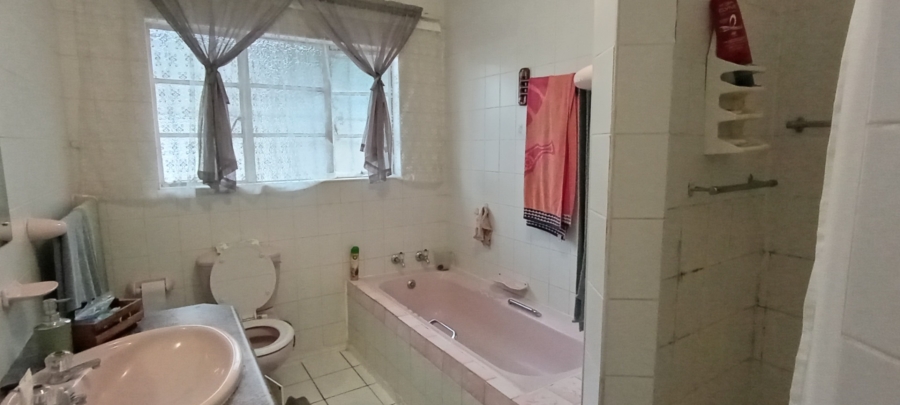 4 Bedroom Property for Sale in Selection Park Gauteng