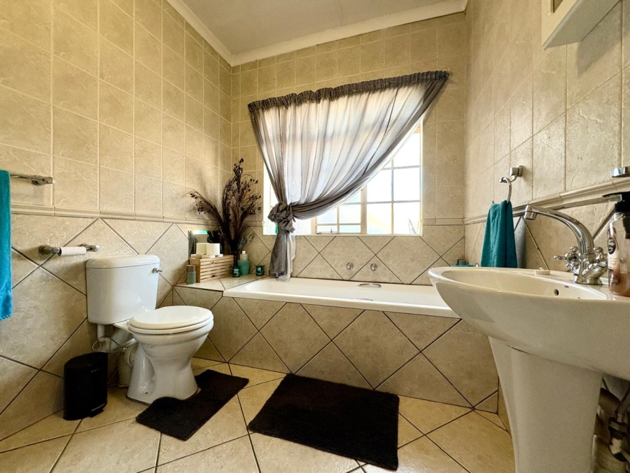 3 Bedroom Property for Sale in Brakpan Central Gauteng