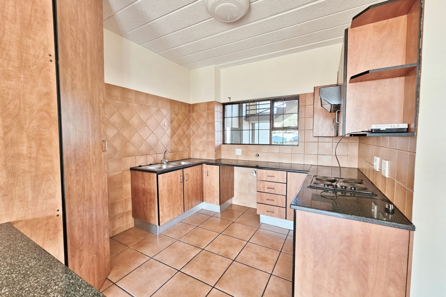 To Let 2 Bedroom Property for Rent in Northcliff Gauteng