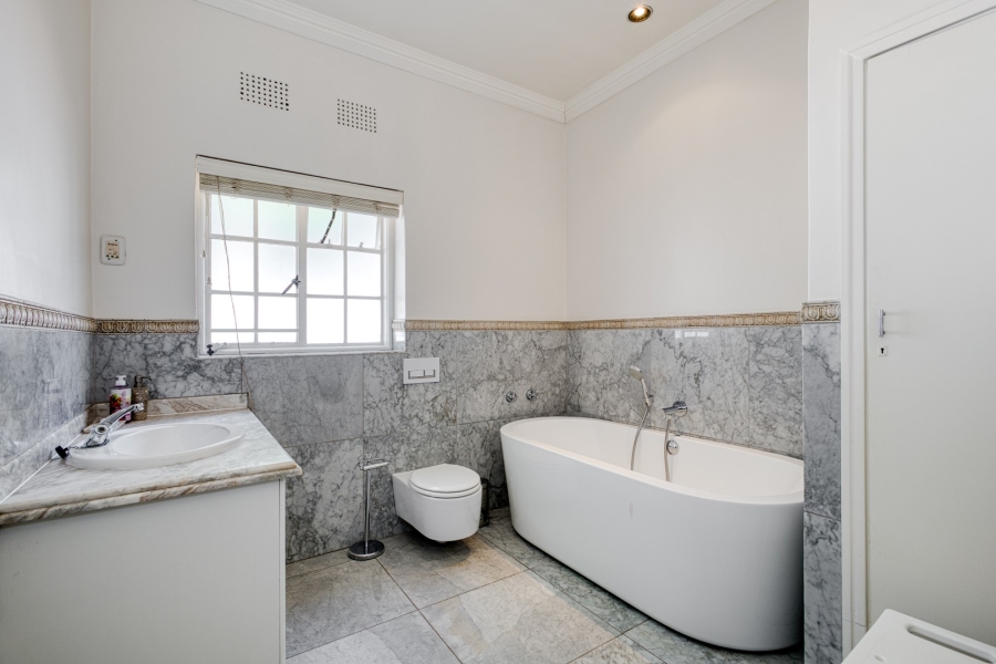 4 Bedroom Property for Sale in Oaklands Gauteng