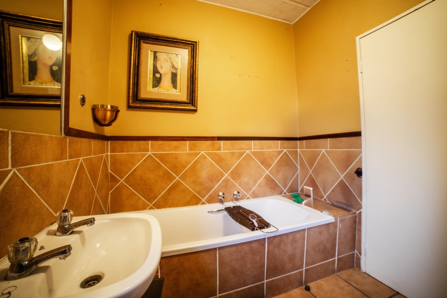 To Let 2 Bedroom Property for Rent in Douglasdale Gauteng