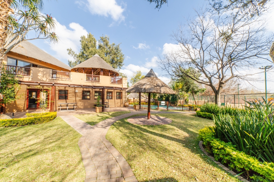 To Let 2 Bedroom Property for Rent in Douglasdale Gauteng
