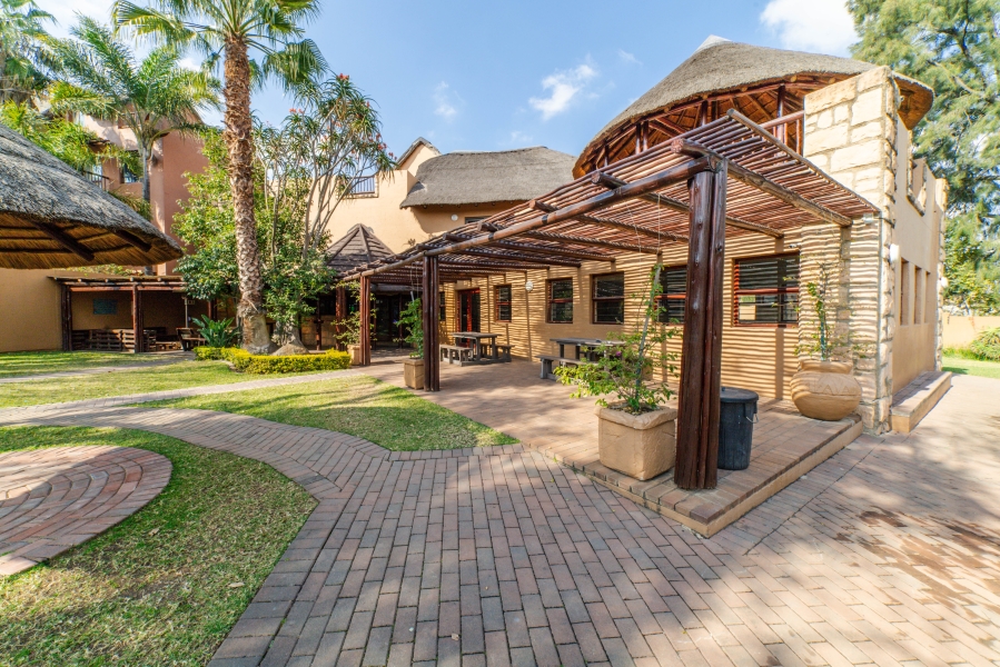 To Let 2 Bedroom Property for Rent in Douglasdale Gauteng