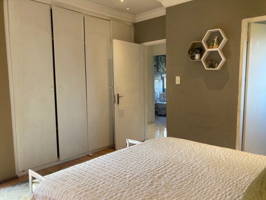 2 Bedroom Property for Sale in Willowbrook Gauteng