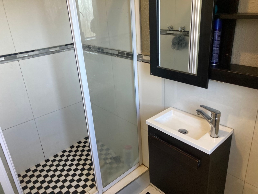 2 Bedroom Property for Sale in Willowbrook Gauteng