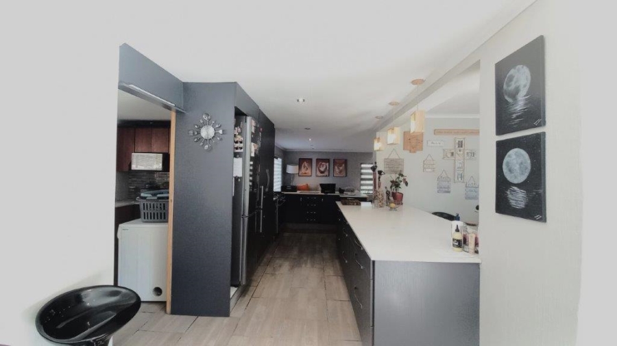 5 Bedroom Property for Sale in Sunward Park Gauteng