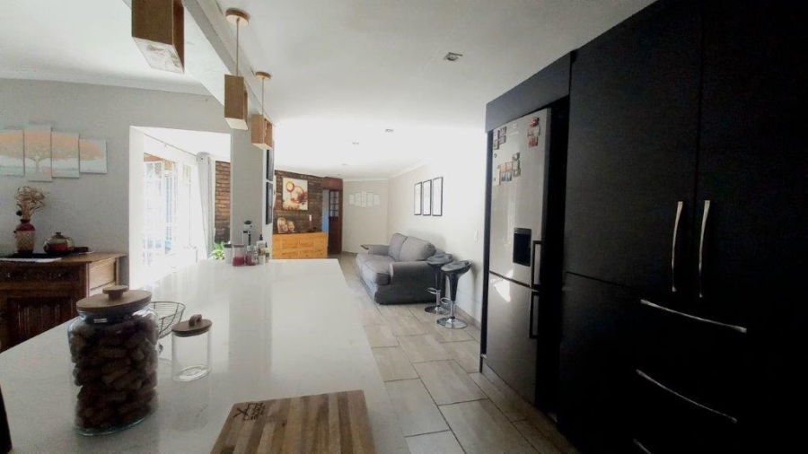 5 Bedroom Property for Sale in Sunward Park Gauteng