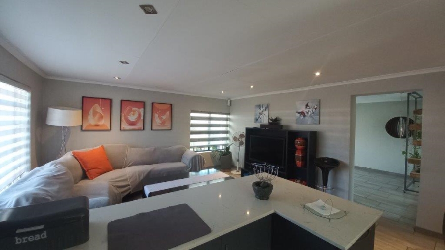 5 Bedroom Property for Sale in Sunward Park Gauteng