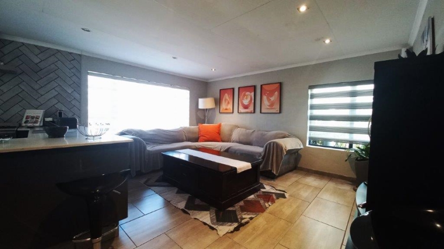 5 Bedroom Property for Sale in Sunward Park Gauteng