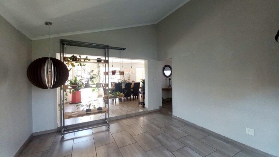 5 Bedroom Property for Sale in Sunward Park Gauteng