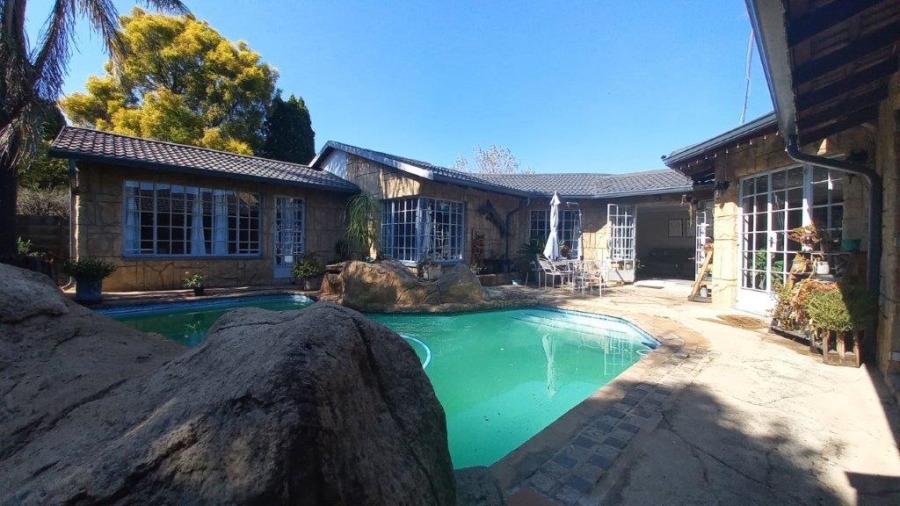 5 Bedroom Property for Sale in Sunward Park Gauteng