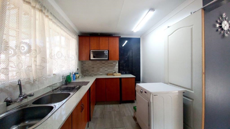 5 Bedroom Property for Sale in Sunward Park Gauteng