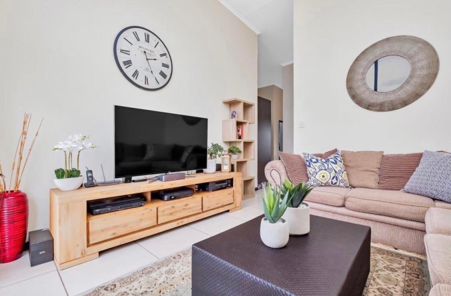 To Let 1 Bedroom Property for Rent in Fourways Gauteng