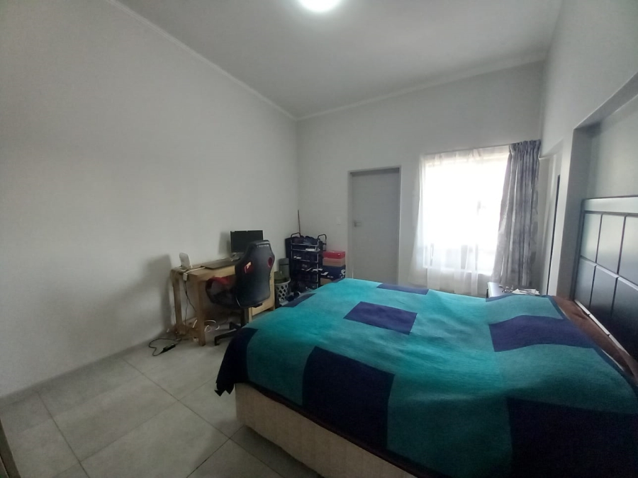 2 Bedroom Property for Sale in Glen Marais Gauteng