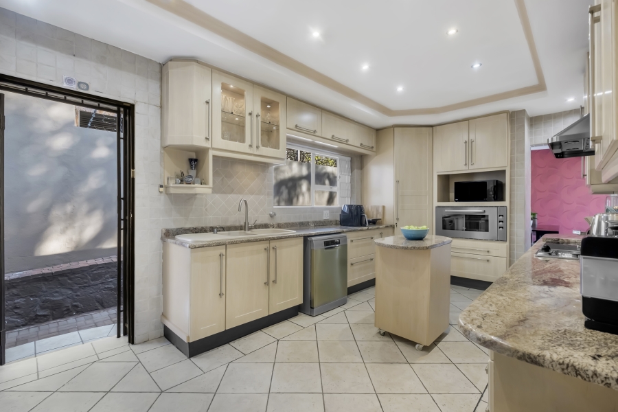 3 Bedroom Property for Sale in Emmarentia Gauteng