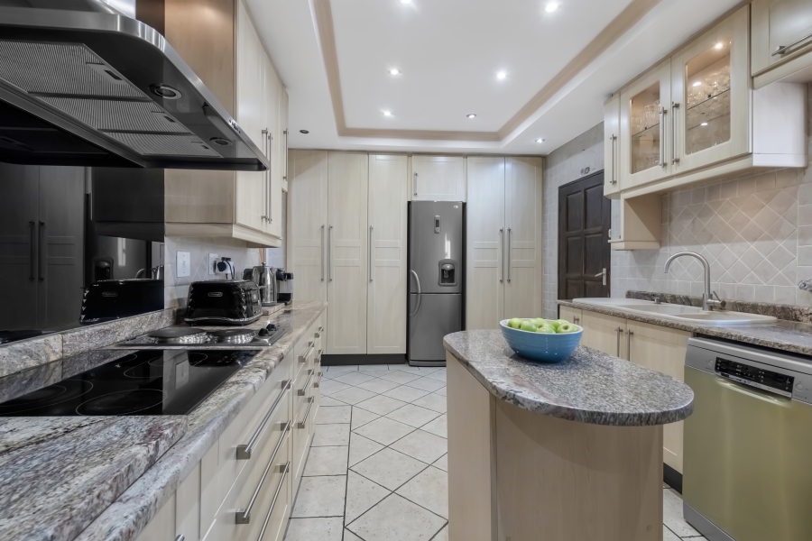 3 Bedroom Property for Sale in Emmarentia Gauteng