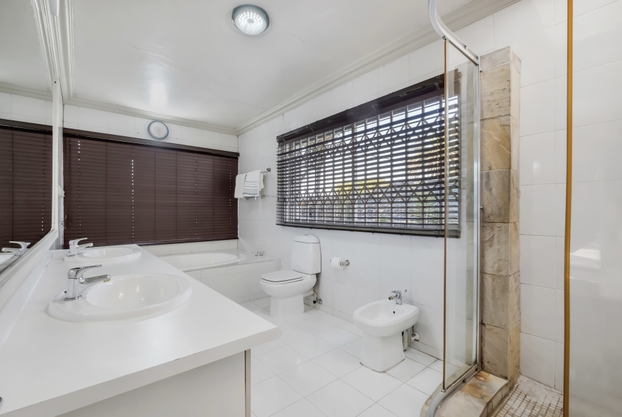 3 Bedroom Property for Sale in Emmarentia Gauteng