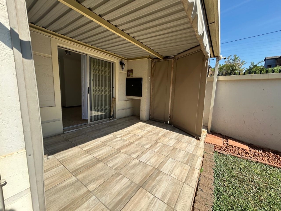 2 Bedroom Property for Sale in La Montagne Gauteng