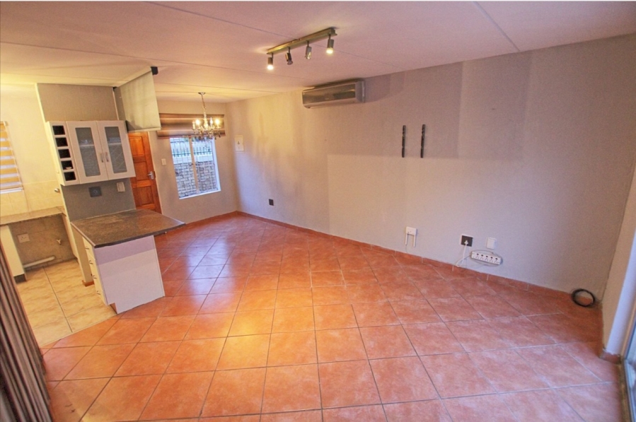 2 Bedroom Property for Sale in Roodepoort Gauteng