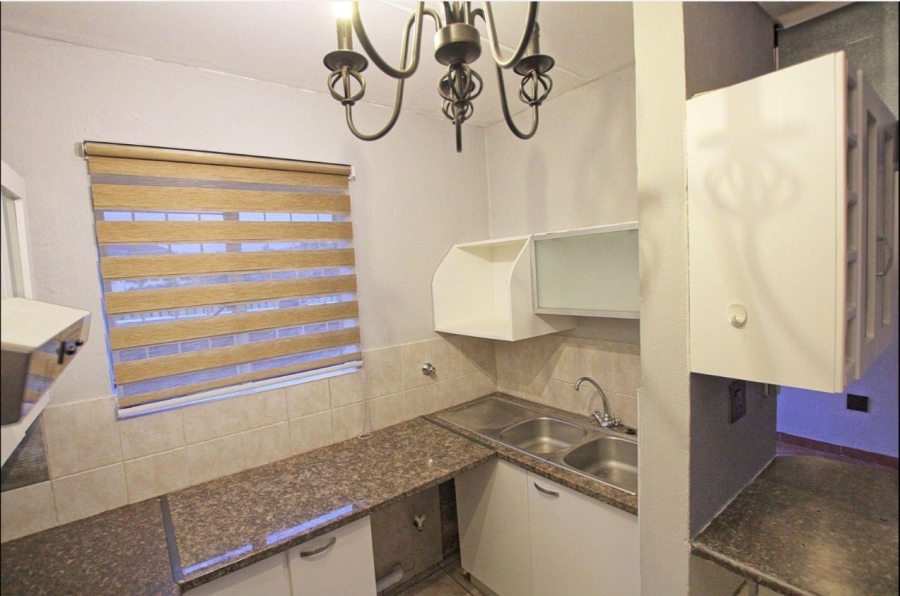 2 Bedroom Property for Sale in Roodepoort Gauteng