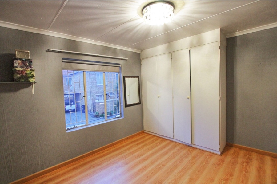 2 Bedroom Property for Sale in Roodepoort Gauteng