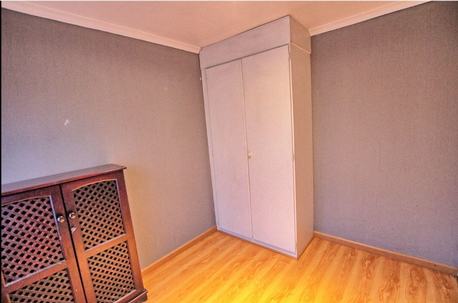 2 Bedroom Property for Sale in Roodepoort Gauteng