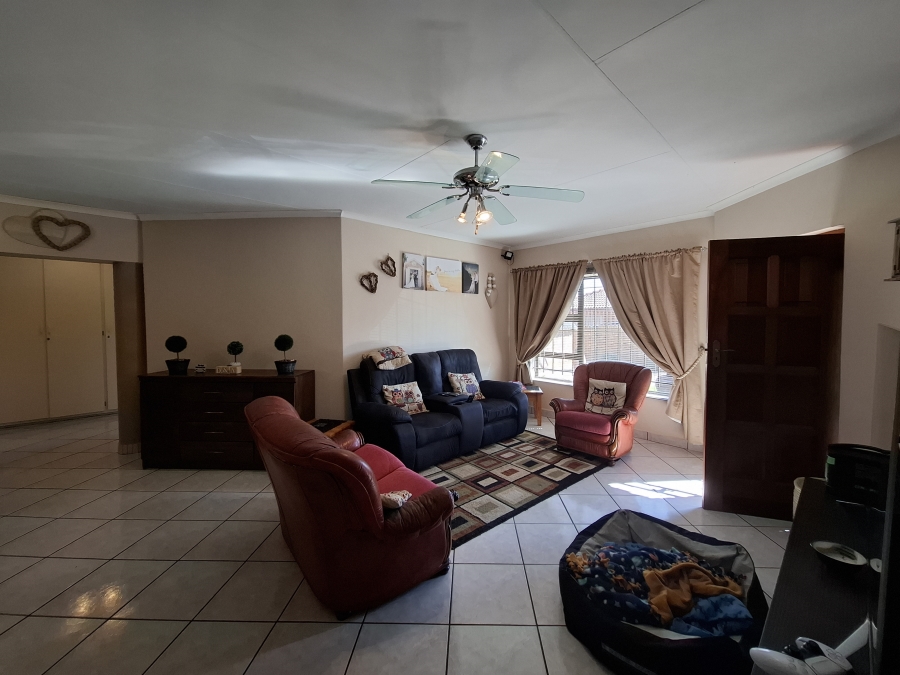 3 Bedroom Property for Sale in Dal Fouche Gauteng