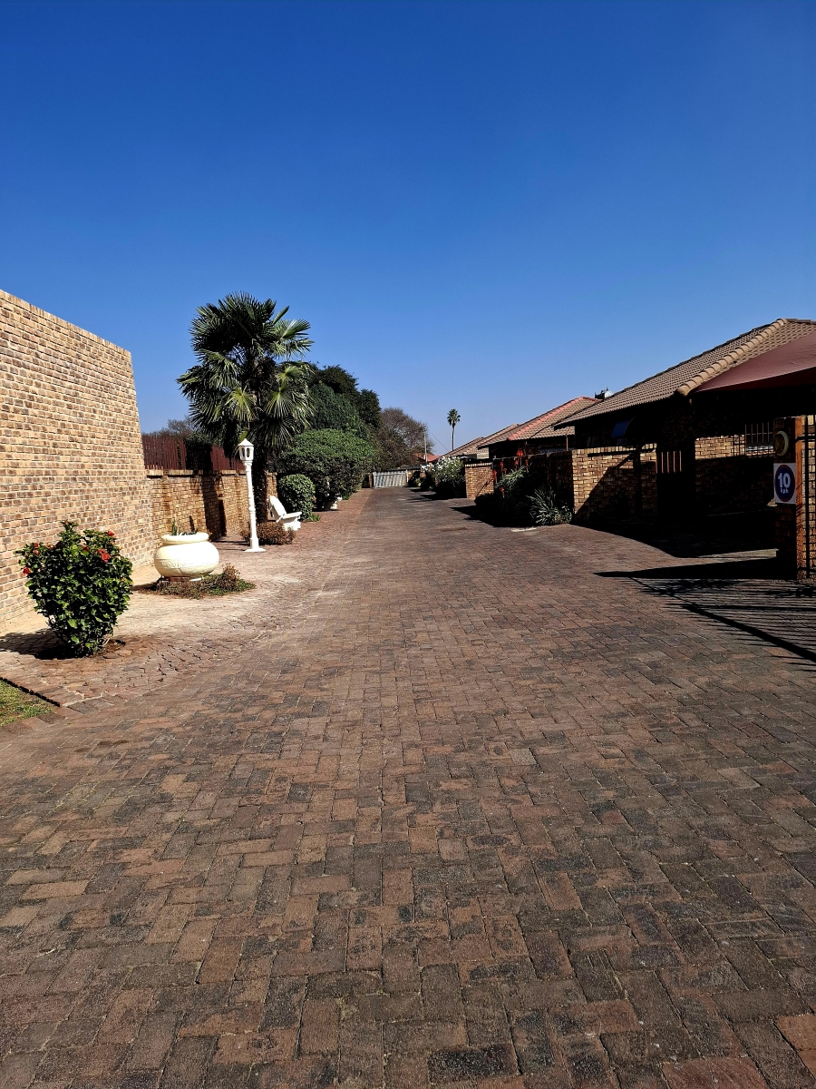 3 Bedroom Property for Sale in Dal Fouche Gauteng