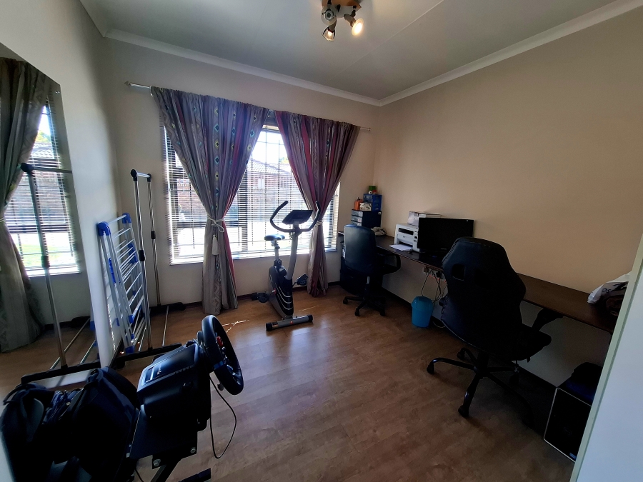 3 Bedroom Property for Sale in Dal Fouche Gauteng