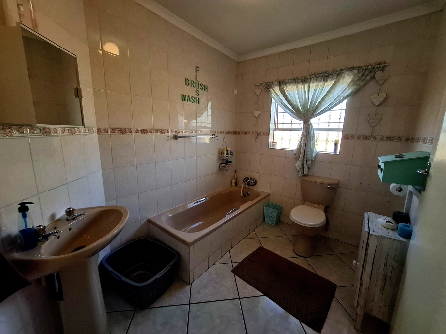 3 Bedroom Property for Sale in Dal Fouche Gauteng