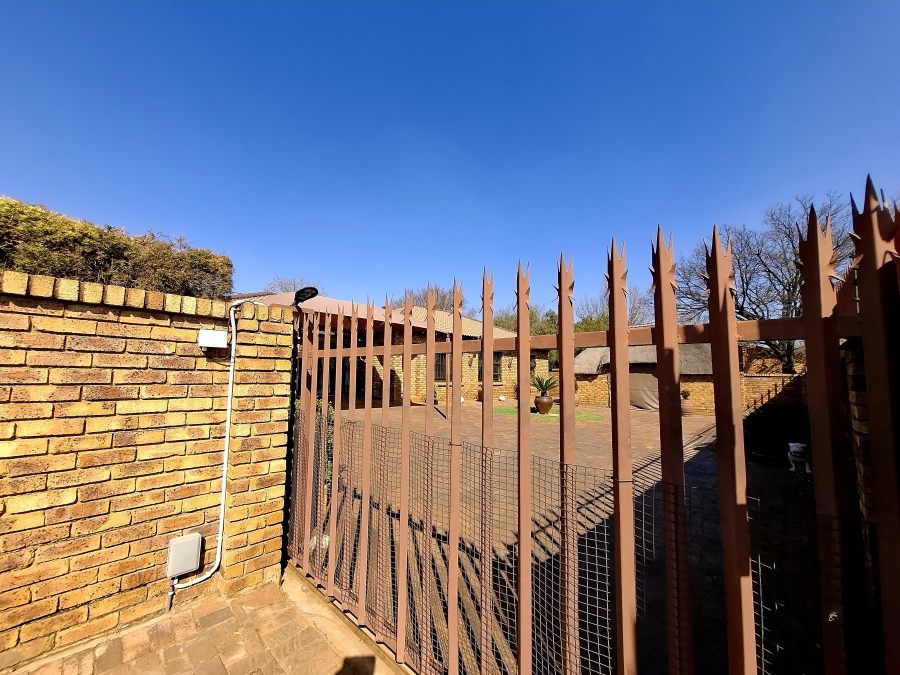 3 Bedroom Property for Sale in Dal Fouche Gauteng
