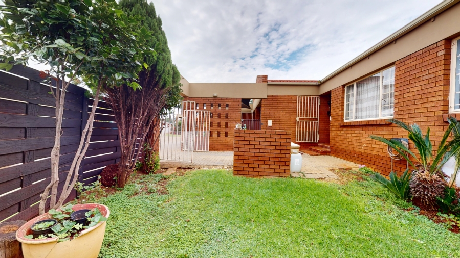 2 Bedroom Property for Sale in Witfield Gauteng