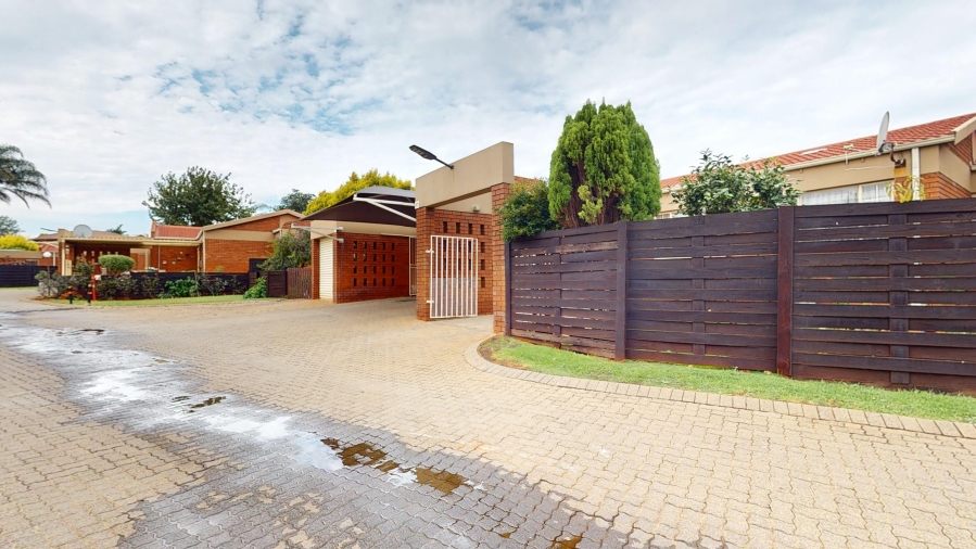 2 Bedroom Property for Sale in Witfield Gauteng